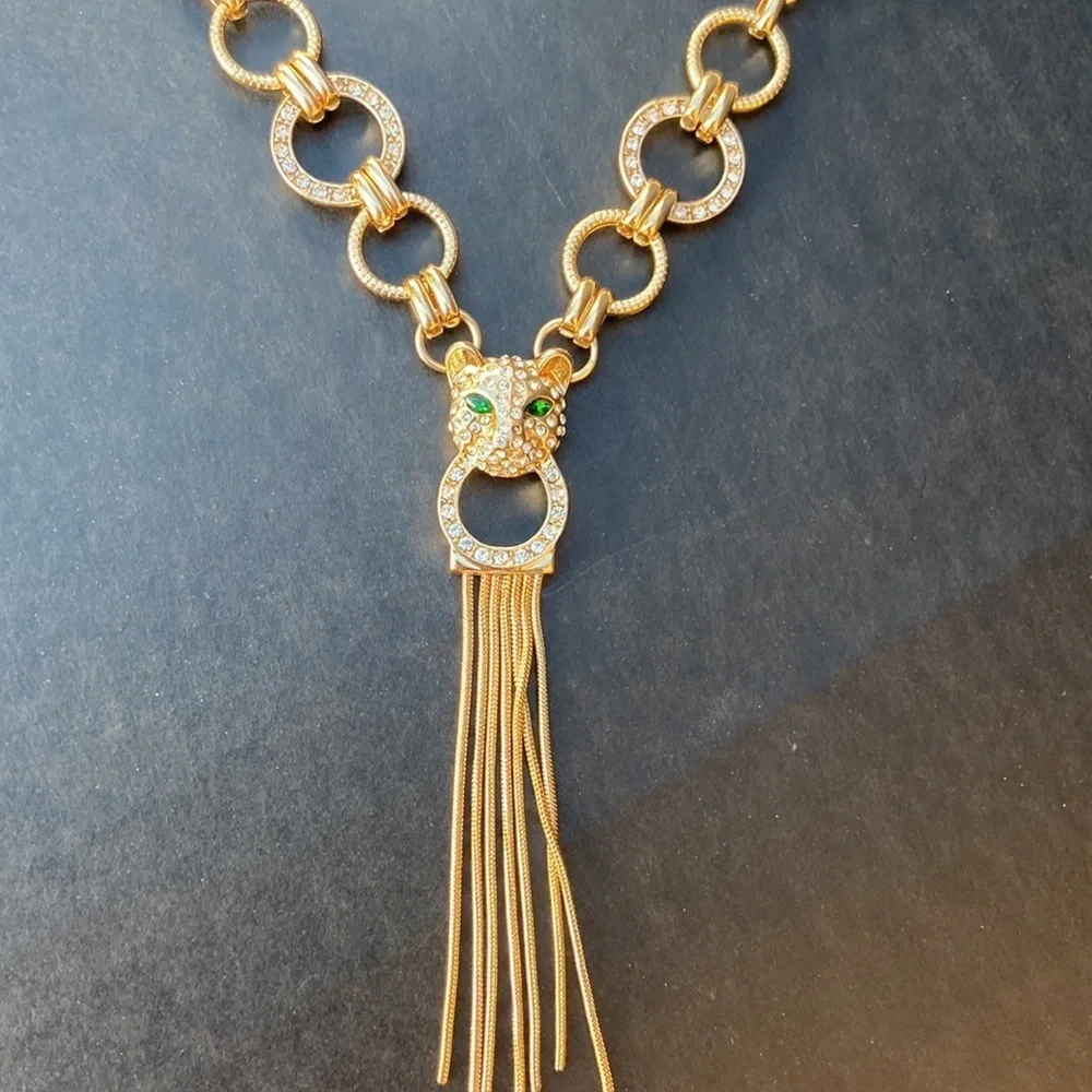 New GUESS Necklace